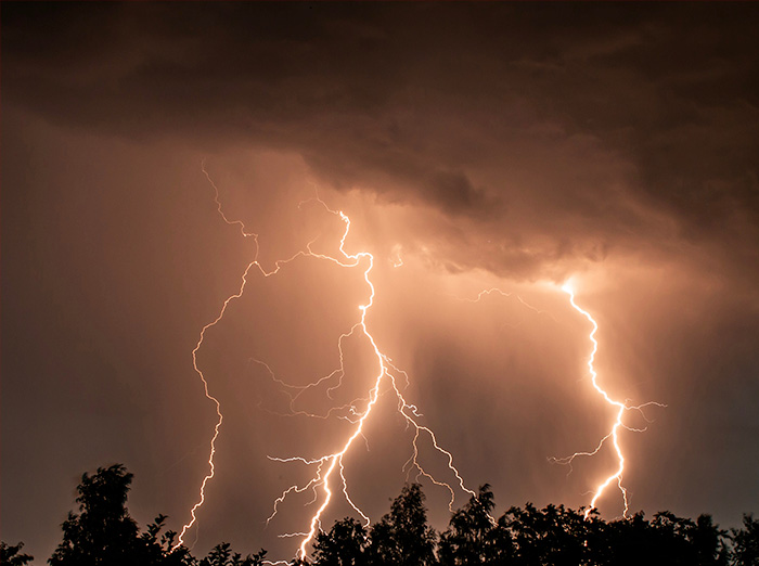 You are currently viewing Why Your HVAC Makes Weird Noises During A Thunderstorm